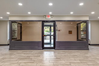 Fairview Arms Apartments in Philadelphia, PA - Building Photo - Lobby