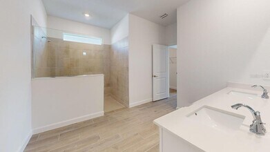 7949 Lakes Edge Ln in Port Charlotte, FL - Building Photo - Building Photo