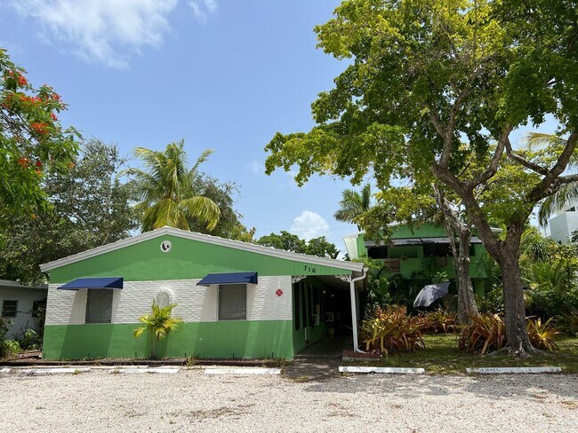 ACS 716 LLC in Fort Lauderdale, FL - Building Photo - Building Photo