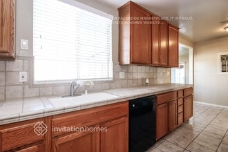 547 S Yorba St in Orange, CA - Foto de edificio - Building Photo