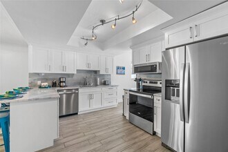 2626 NE 49th St in Fort Lauderdale, FL - Building Photo - Building Photo