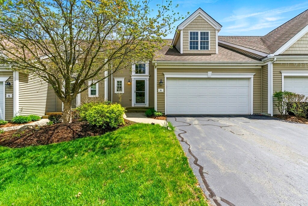 34 Cherry Ln in Grafton, MA - Building Photo