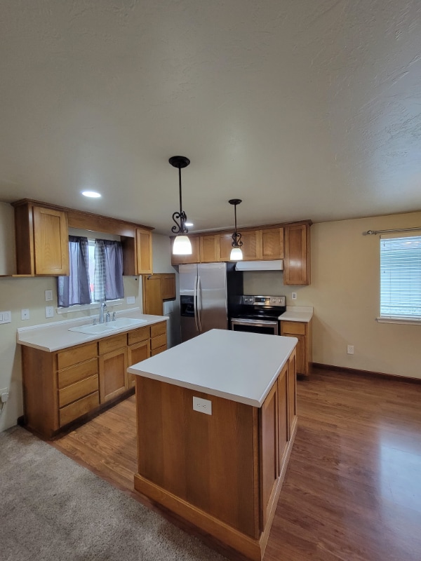 2364 Howard Ave in Medford, OR - Foto de edificio - Building Photo