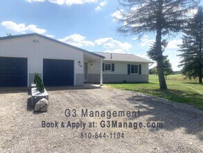 566 E Marr Rd in Howell, MI - Building Photo - Building Photo