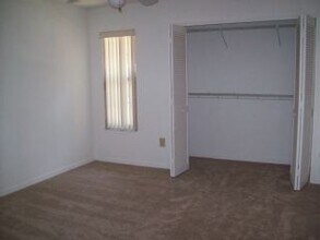 5734 SW 8th Pl in Gainesville, FL - Building Photo - Building Photo
