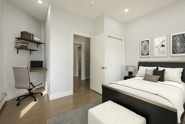 108 Byron St, Unit #1 in Boston, MA - Building Photo - Building Photo