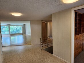 2212 Melodie Ann Way in Holladay, UT - Building Photo - Building Photo