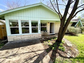 3005 Burning Oak Dr in Austin, TX - Building Photo - Building Photo