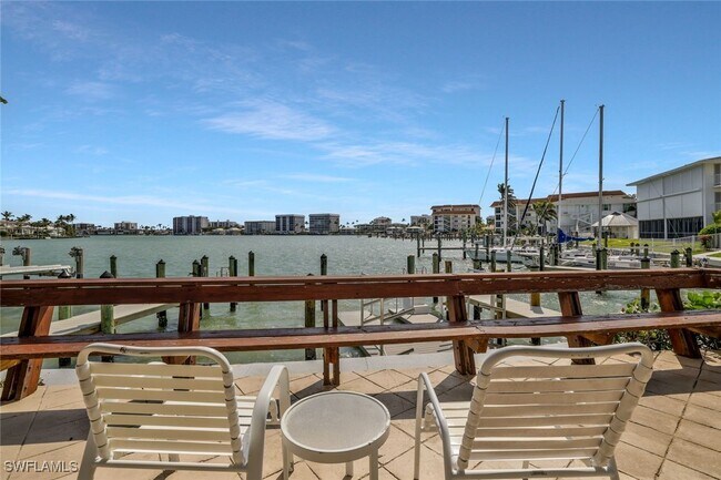354 Harbour Dr in Naples, FL - Building Photo - Building Photo