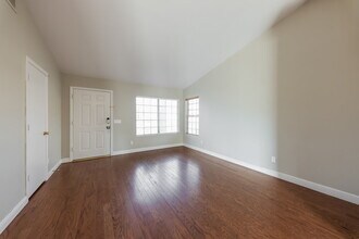 7205 W Los Gatos Dr, Unit 2005-1 in Glendale, AZ - Building Photo - Building Photo