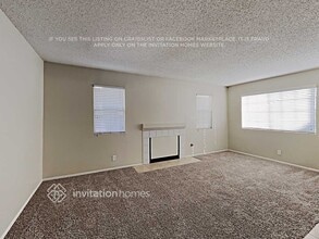 9702 Forest Ave in Bloomington, CA - Foto de edificio - Building Photo