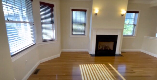 161 Pearl St in Newton, MA - Building Photo - Building Photo