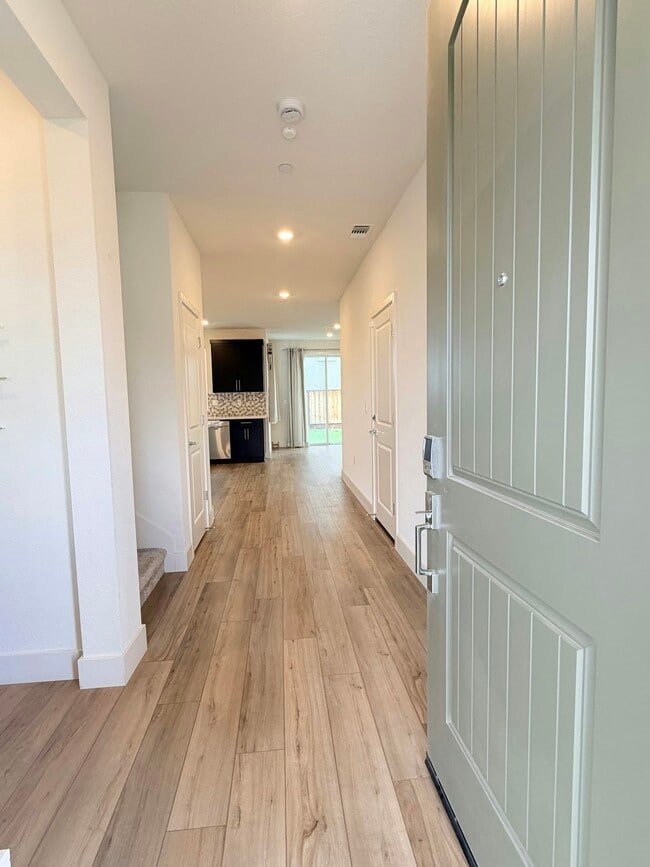 5242 Upton Ave in Tracy, CA - Building Photo - Building Photo