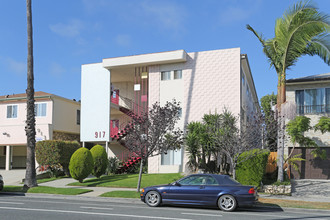 917 6th St in Santa Monica, CA - Building Photo - Primary Photo