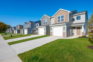 Copper Creek Villas in Fort Wayne, IN - Building Photo