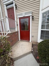 32 Columbus Dr in Franklin Township, NJ - Building Photo - Building Photo