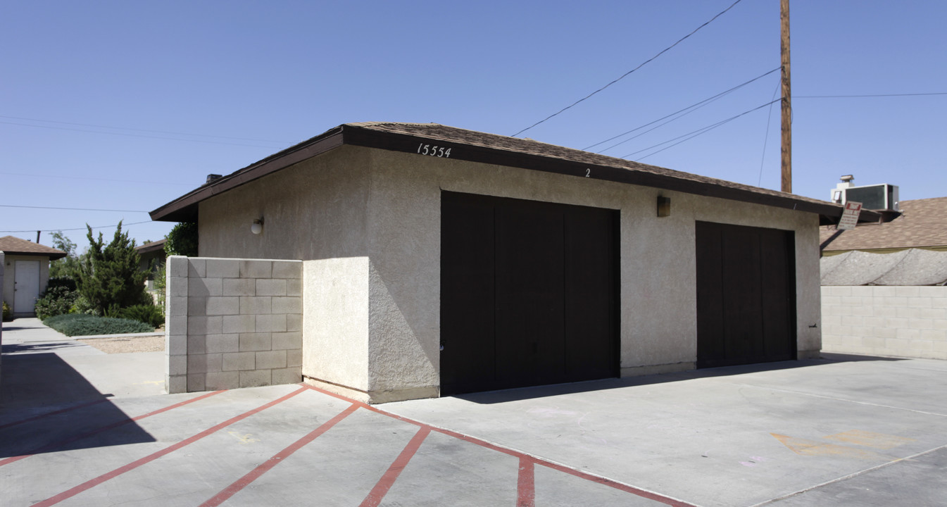 15554 Bear Valley Rd in Victorville, CA - Building Photo