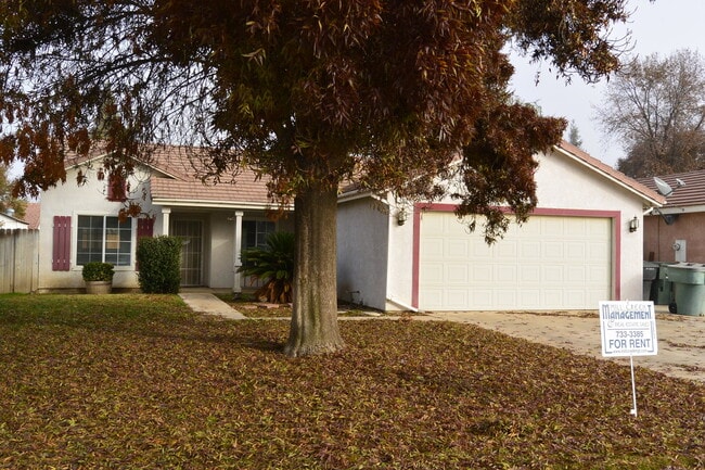 property at 4222 E Paradise Ave