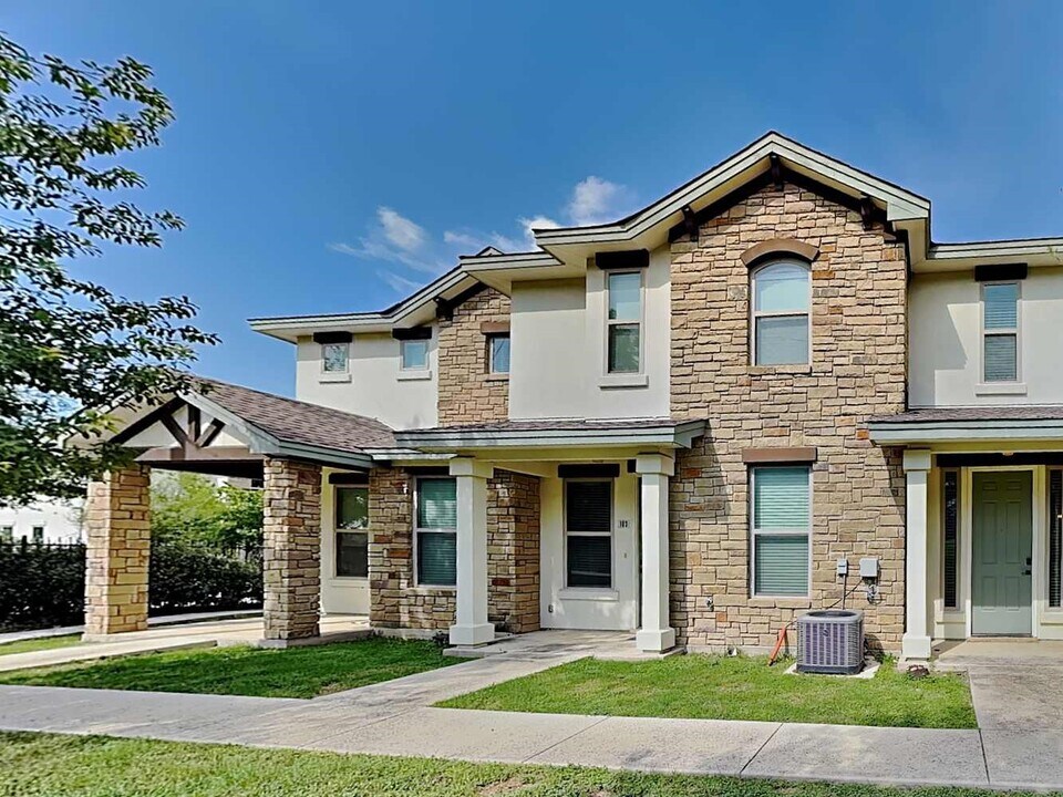 179 Holly St in Georgetown, TX - Foto de edificio