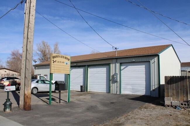 146 Cedar St in Blackfoot, ID - Building Photo - Building Photo