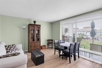 4352 Tahitian Gardens Cir in Holiday, FL - Building Photo - Building Photo