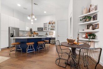 The Mercury in Austin, TX - Building Photo - Building Photo