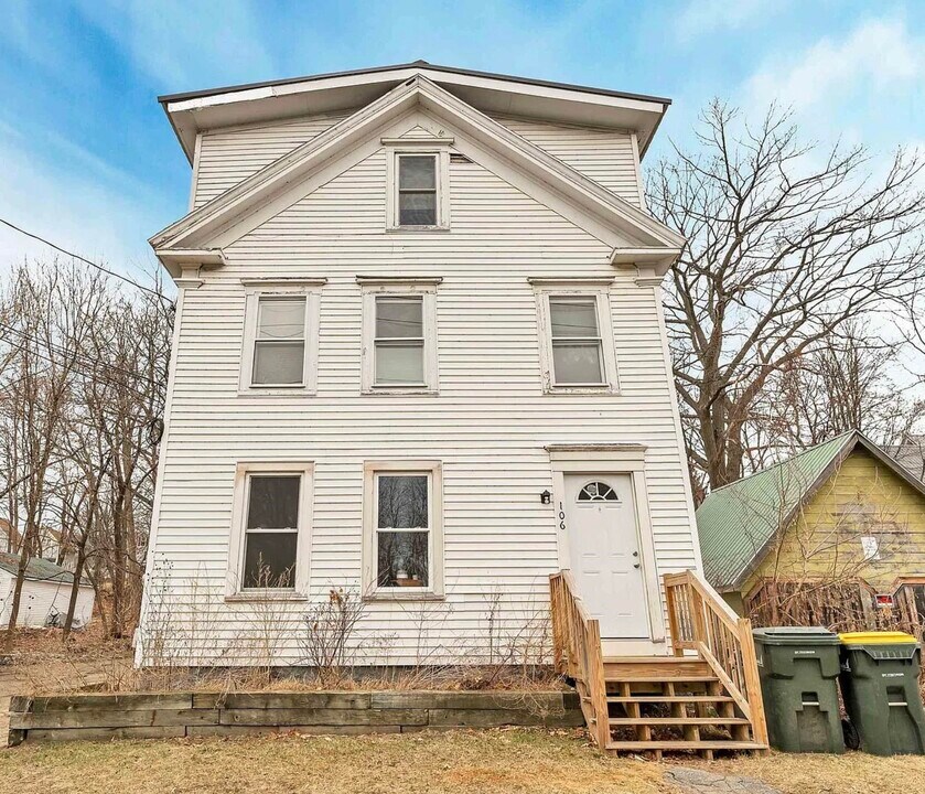 106 Messer St in Laconia, NH - Building Photo