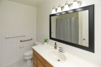 Bellaire Estates in White Bear Lake, MN - Building Photo - Interior Photo