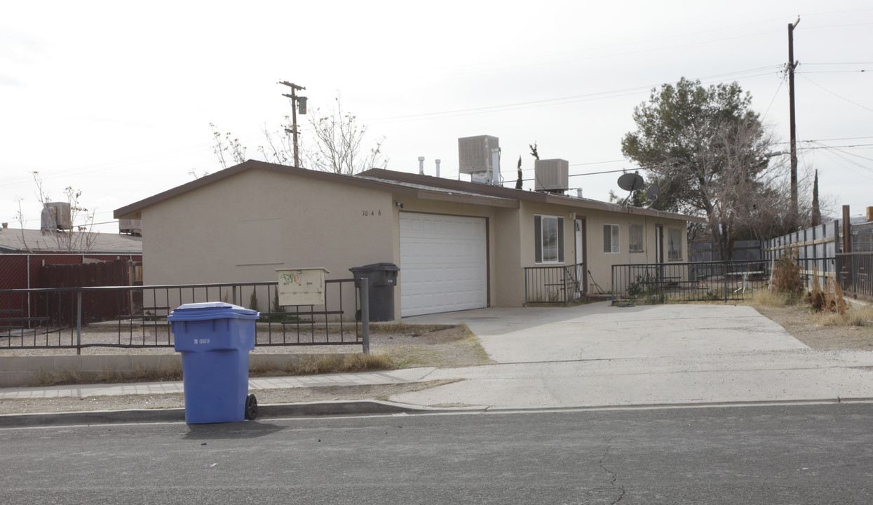 1004-1006 Navajo St in Barstow, CA - Foto de edificio