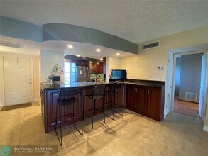 3300 N Palm Aire Dr in Pompano Beach, FL - Building Photo - Building Photo