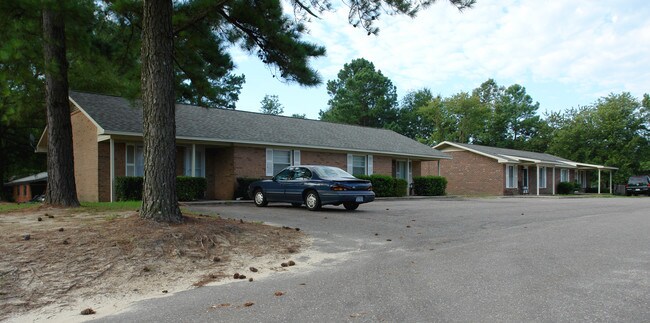 4749-4755 Blanton Rd in Fayetteville, NC - Foto de edificio - Building Photo