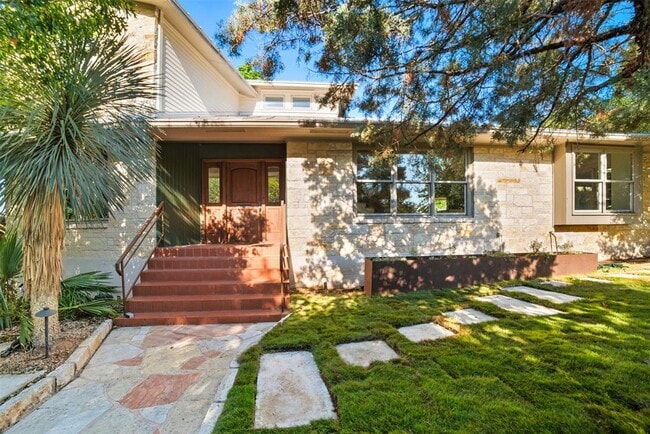 712 Brownlee Cir in Austin, TX - Building Photo - Building Photo