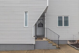 The Chateau in Bridgeport, CT - Building Photo - Building Photo