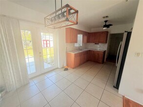 751 72nd Ave N in St. Petersburg, FL - Building Photo - Building Photo