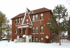 Freda Apartments