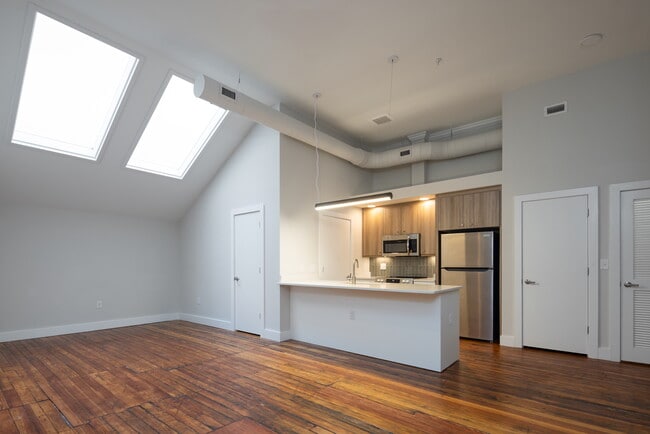 2 E Broad St in Richmond, VA - Building Photo - Building Photo