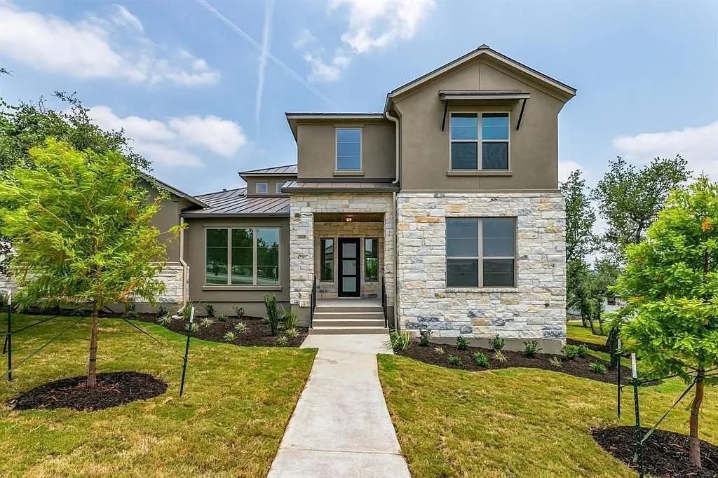 4801 Serene Hills Dr in Lakeway, TX - Building Photo