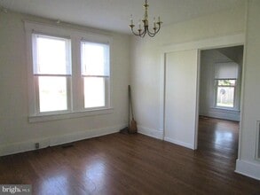 136 N Funk St in Strasburg, VA - Building Photo - Building Photo