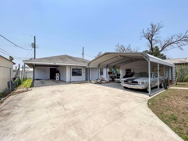 property at 1707 Delmar St