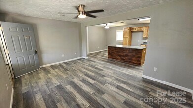 355 Round Knob Church Rd in West Jefferson, NC - Building Photo - Building Photo