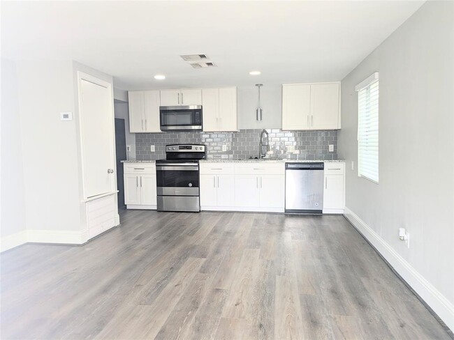 813 Alexander St in Houston, TX - Building Photo - Building Photo