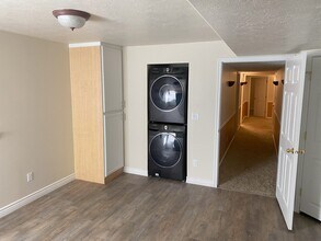 8532 S 4770 W in West Jordan, UT - Building Photo - Building Photo