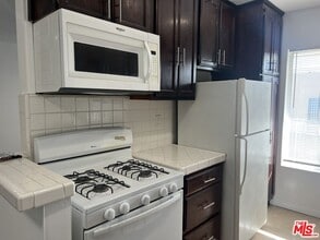 1024 N Stanley Ave in West Hollywood, CA - Building Photo - Building Photo