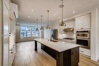 941 W McGraw St in Seattle, WA - Building Photo - Building Photo