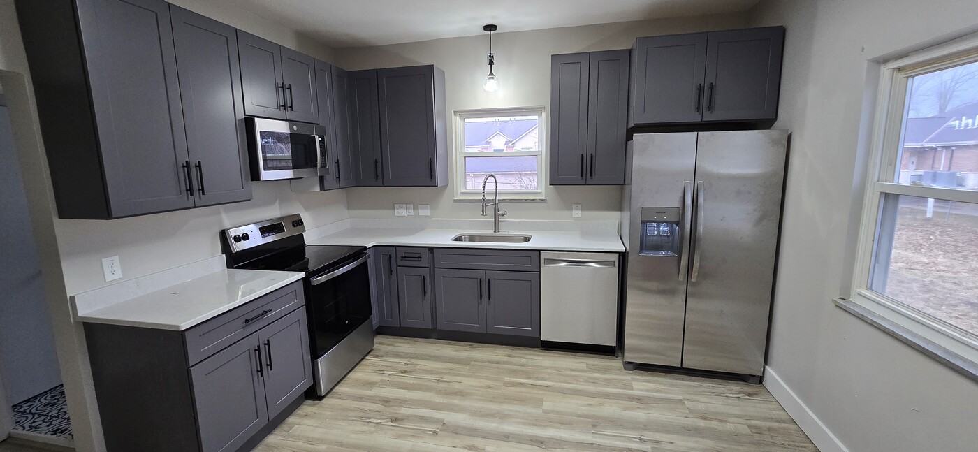 3844 Gordon Dr, Unit 1 in Amelia, OH - Building Photo