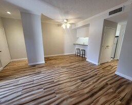 7025 Holiday Dr in Galveston, TX - Building Photo