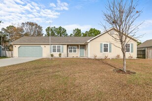 274 Parnell Rd in Hubert, NC - Building Photo