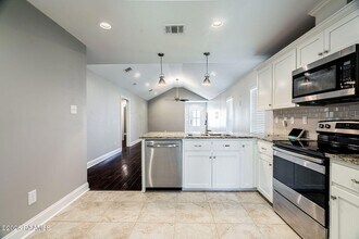 319 Harvest Ln in Abbeville, LA - Foto de edificio - Building Photo