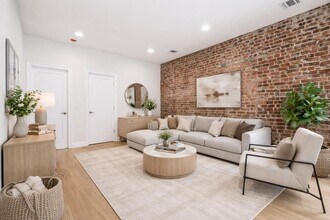 233 1/2 Summit Ave in Jersey City, NJ - Building Photo - Building Photo