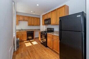 180 Chestnut Ave, Unit 7 in Boston, MA - Building Photo